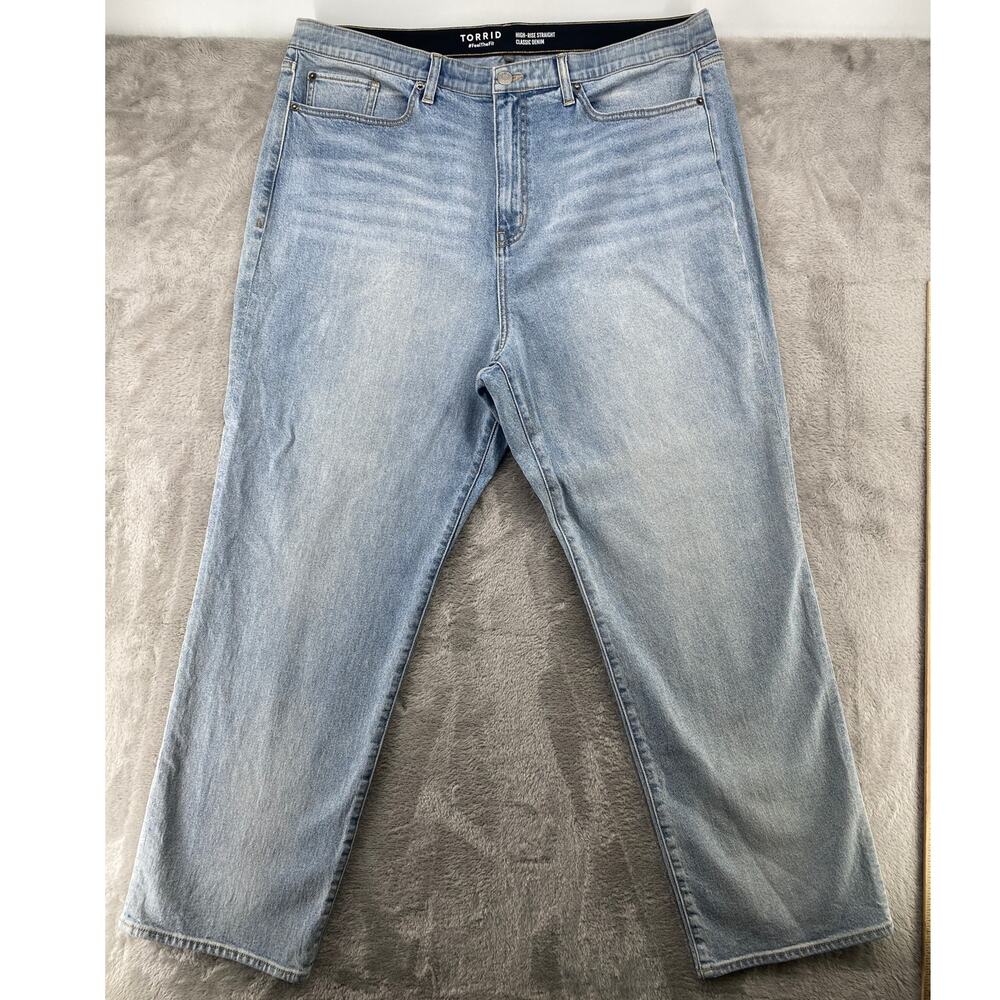 Torrid High Rise Straight Jeans 22 Tall Light Wash Classic Denim NWT - Picture 2 of 5
